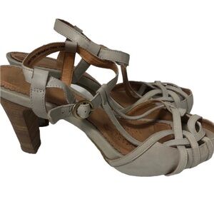 Miss Albright gray leather slingback wooden heels. Size 10.